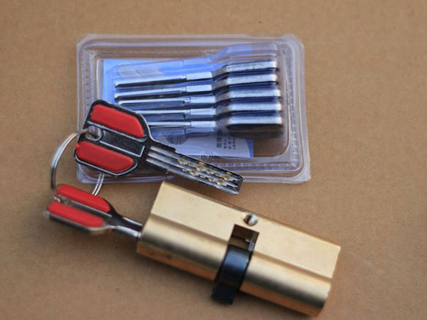 铁门关24小时上门开锁公司